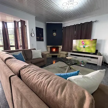 Hollywood Villa *
