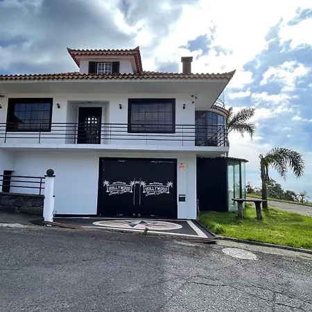 Hollywood Villa *