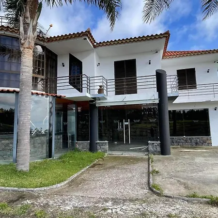 Hollywood Villa Campanário